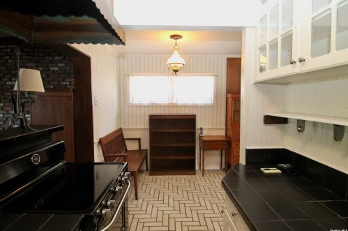 15 Harwich Rd, East Rockaway NY  11518-2407 exterior