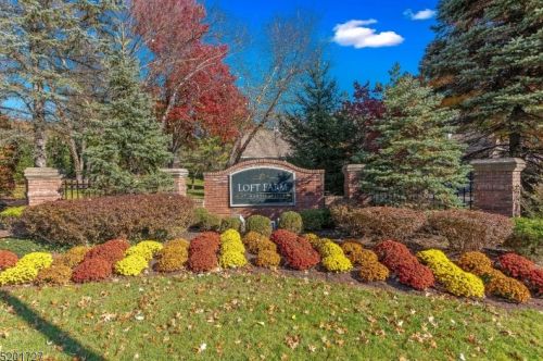 4 Stevens Ln, Martinsville NJ  08836-2249 exterior