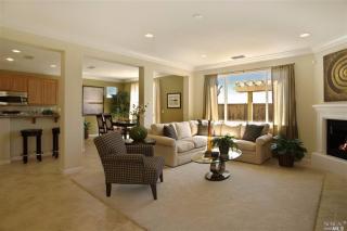 612 Embassy Cir, Vacaville, CA 95688-8825