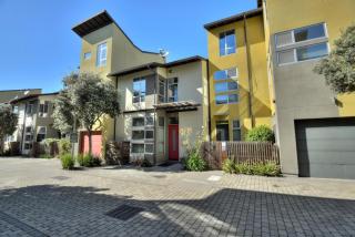 11 Ambler Ln, Oakland, CA 94608-1363