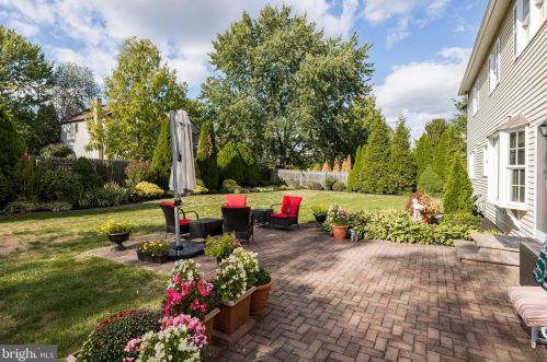 1246 Jarvis Ln, Lansdale PA 19446-6515 exterior