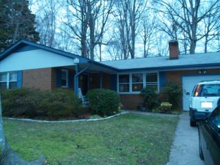 880 Catalina Dr, Newport News VA  23608-8918 exterior