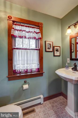 210 Hoernerstown Rd, Hummelstown PA  17036-9503 exterior