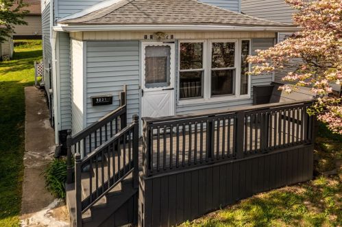 1231 Negley St, Hermitage PA  16121-1728 exterior