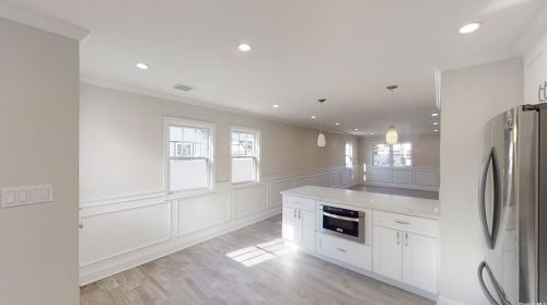 2386 Lindy Rd, Westbury NY  11590-6107 exterior