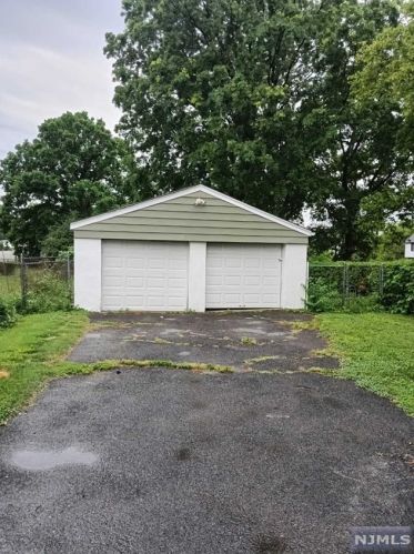 219 Park St, Moonachie NJ  07074-1117 exterior