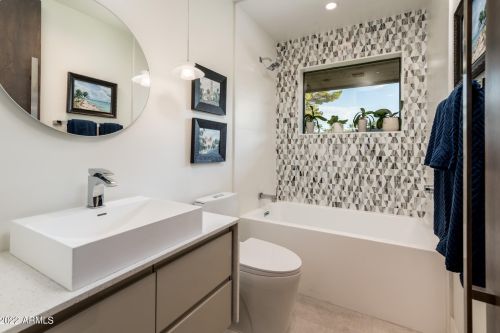 4601 Earll Dr, Phoenix AZ  85031-3711 exterior