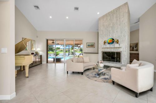 6806 Newport Lake Cir, Boca Raton, FL 33496-3003