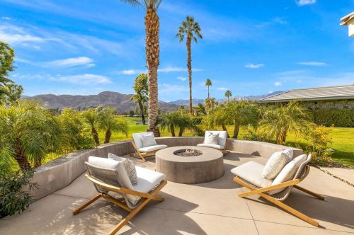 7 Mayfair Dr, Rancho Mirage CA  92270-2586 exterior