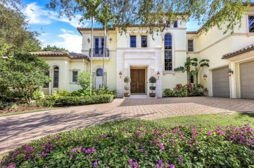 372 Cromwell Ct, Naples, FL 34108-7719