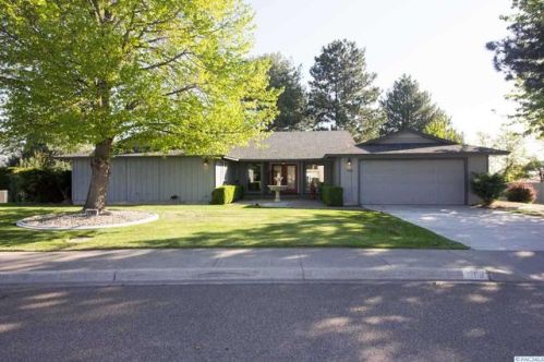 1108 21 Ave, Kennewick WA  99337-8105 exterior