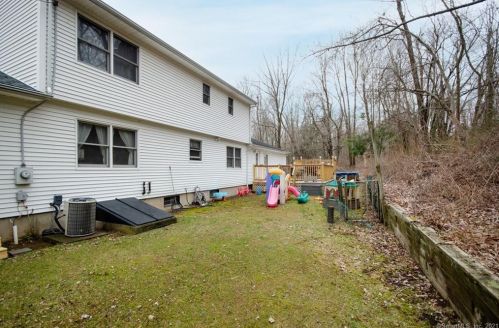 14 Foote Hill Rd, Northford CT  06472-1335 exterior