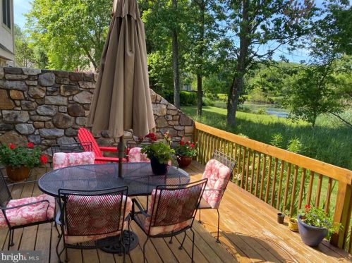 459 Chandlee Dr, Berwyn, PA 19312-2063