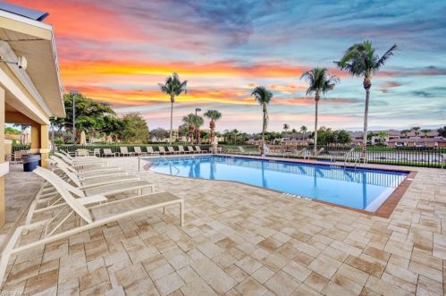 8680 Cedar Hammock Cir, Naples FL  34112-3321 exterior