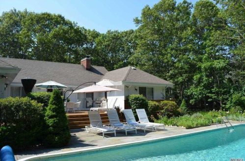 14 Quarter Rd, West Hampton NY  11977-1002 exterior