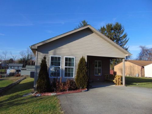 1820 Penn Ave, South Connellsville, PA 15425-2340