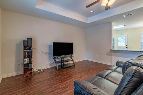 518 Hull St, Denison TX  75020-5025 exterior