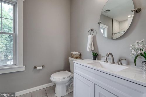 437 Maple Ave, Camden NJ  08106-2054 exterior