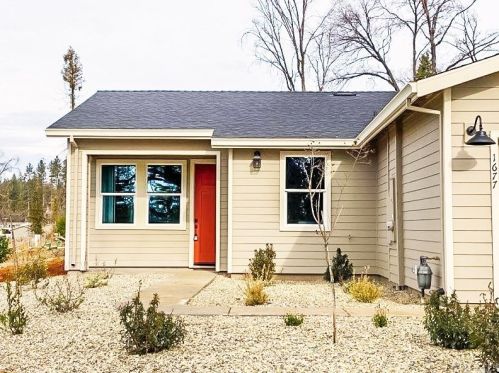1677 Sweetbriar Ln, Paradise, CA 95969-2384