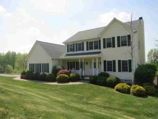 215 Devon Farms Rd, Stormville, NY 12582-5257
