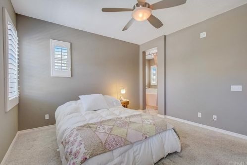 24008 Mariposa Pl, Santa Clarita CA  91354-1880 exterior