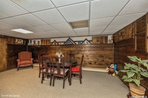 3691 Prairie Path, Bethpage NY  11714-4021 exterior