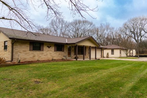 461 Hillside Rd, Colgate, WI 53017-9744