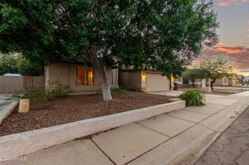 4203 Villa Linda Dr, Glendale, AZ 85310-5160