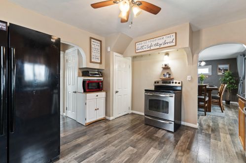 657 2nd Ave, West Bend WI  53095-4013 exterior