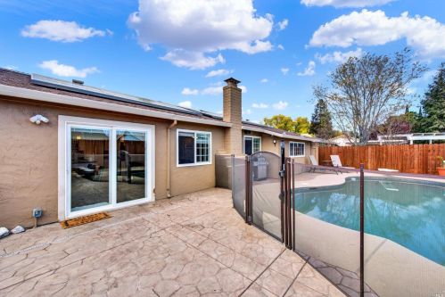 1250 Danfield Way, Vacaville CA  95687-5622 exterior