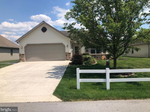 19 Lantern Ln, Lees Cross Roads, PA 17257-8769