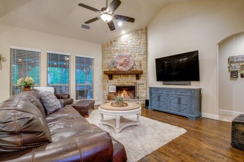 2903 Mallard Dr, Greenville TX  75402 exterior