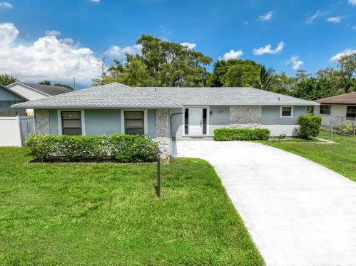 2608 Doral Way, West Palm Beach, FL 33407-1323