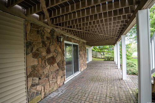 24 Hamlet Dr, Mount Sinai NY  11766-3002 exterior