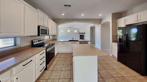2147 Glacier Pl, Chandler, AZ 85249-3495
