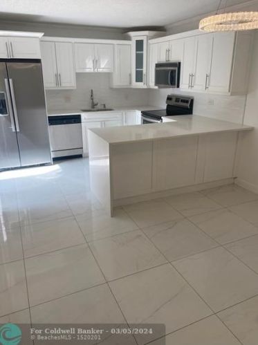 1700 Embassy Dr, West Palm Beach FL  33401-1913 exterior