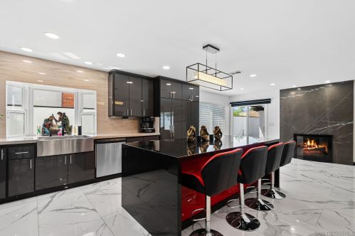 9958 Halberns Blvd, Santee CA  92071-1438 exterior