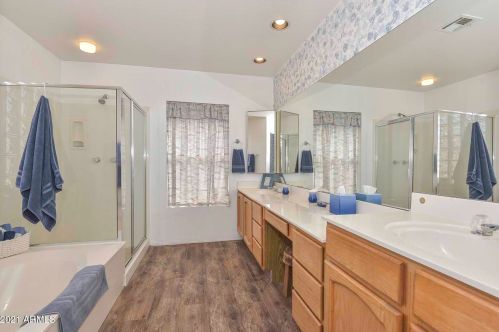 4208 Cielo Grande, Glendale AZ  85310-4093 exterior