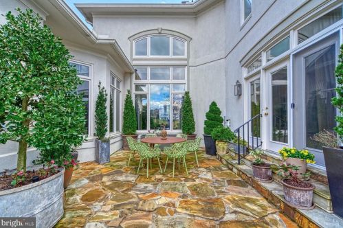 18379 Inverrary Cir, Leesburg, VA 20176-3956