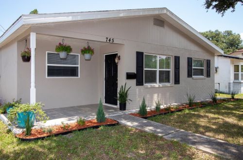 745 71st Ave, Saint Petersburg, FL 33702-5811