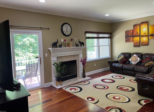93 Autumn Ridge Rd, Greystone Park, NJ 07950-1197