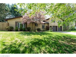 1501 Corrib Ave, Canton, OH 44708-1927