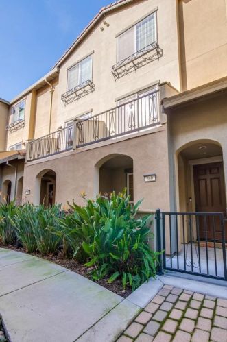 560 Almaden Walk Loop, San Jose, CA 95125-1947