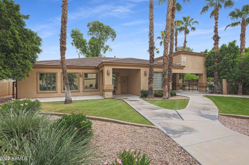 920 Devonshire Ave, Phoenix AZ  85014-4613 exterior
