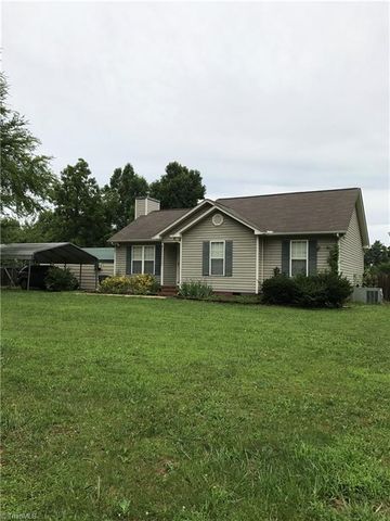 4327 Spoon Loop Rd, Kimesville, NC 27298-7216