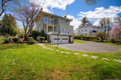 432 Old Post Rd, Southport, CT 06890-6645