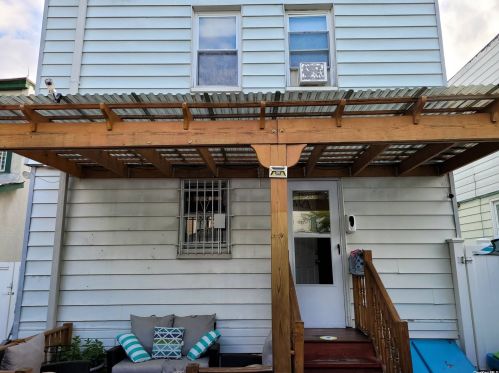 97-19 89th St, Jamaica NY  11421-1323 exterior