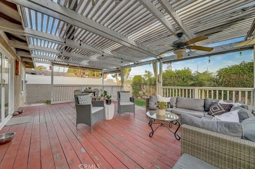 820 Stevely Ave, Long Beach CA 90815-3557 exterior