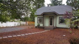5940 Flavel Dr, Portland, OR 97206-8906