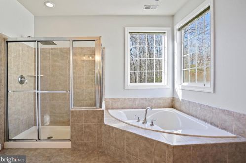 16143 Jordan Crest Ct, Haymarket VA  20169-4943 exterior